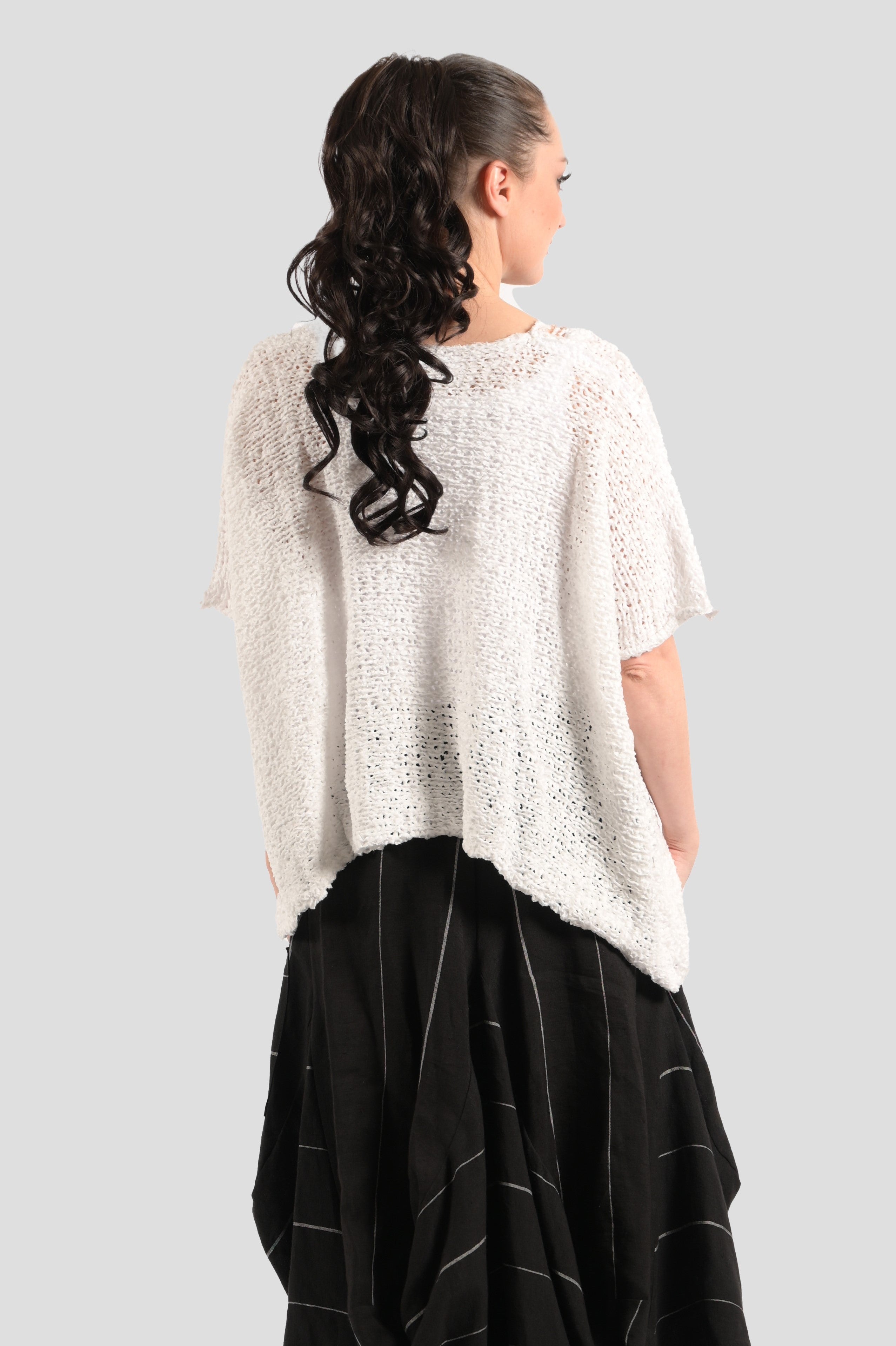 9005 | Short Sleeve Comfy Sweater w/ Front Pocket